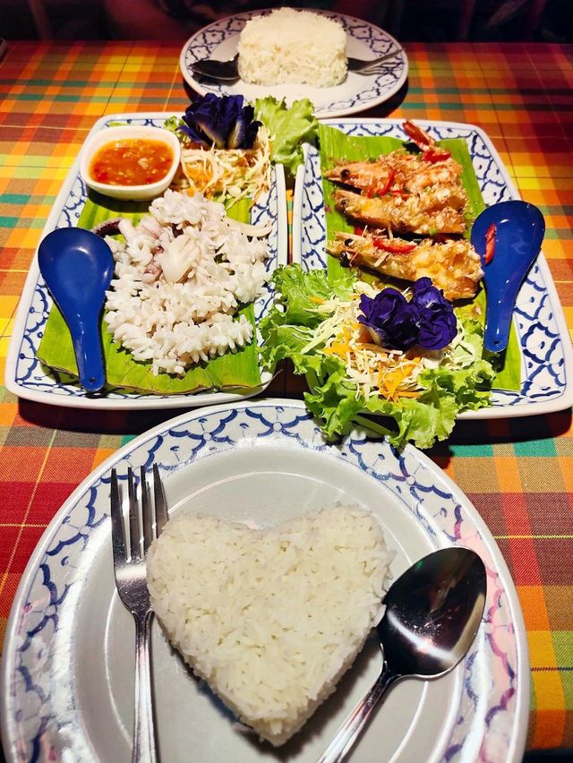 ร้านอาหารครัวแดนใต้ เกาะลันตา จังหวัดกระบี่