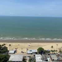 พักสบายวิวหาดจอมเทียนที่ดีวารีจอมเทียนบีชโฮเทล 🌊