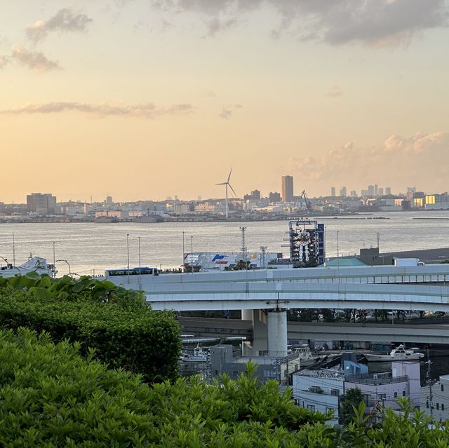 【横浜】夕方の港の見える丘公園・展望台にて