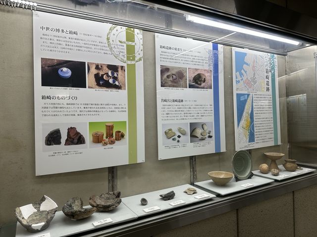 福岡・博多。博多駅の地下街と地下鉄祇園駅を結ぶ『祇園駅(博多旧市街口)方面連絡通路』と『Fギャラリー』