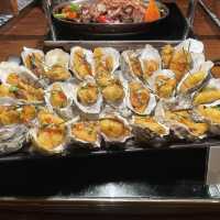 曼谷半島酒店自助餐廳：美食與美景的絕佳選擇！