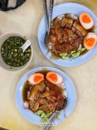 สีมรกต ข้าวหมูแดงเจ้าเก่าเจ้าดัง