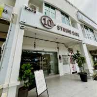 10 Studio Cafe