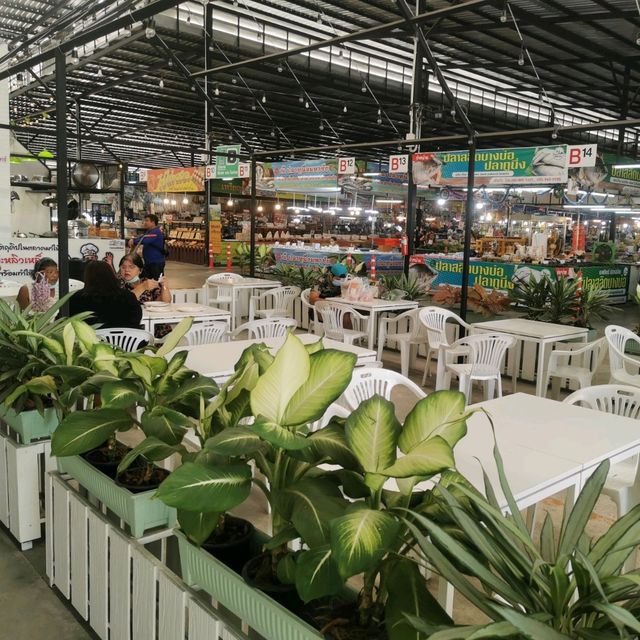 ตาเรืองปลาเผา ที่ตลาดฐานเพชร​นนท์​ 