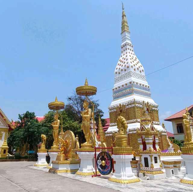 วัดมหาธาตุ พระธาตุประจำวันเกิดวันเสาร์ จ.นครพนม