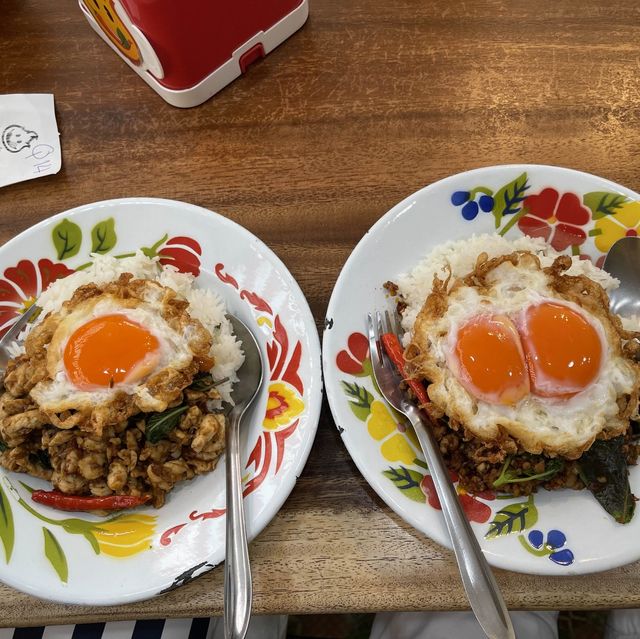曼谷🔥火辣辣的泰式肉碎蛋飯👍👍👍