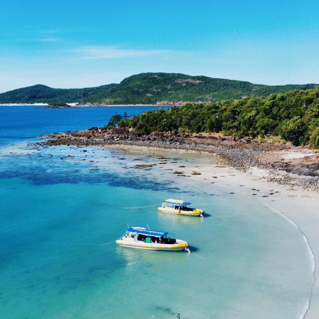 Thrilling Ocean Rafting at Whitehaven Beach: A Slice of Paradise and Adventure! 🚀🏖️