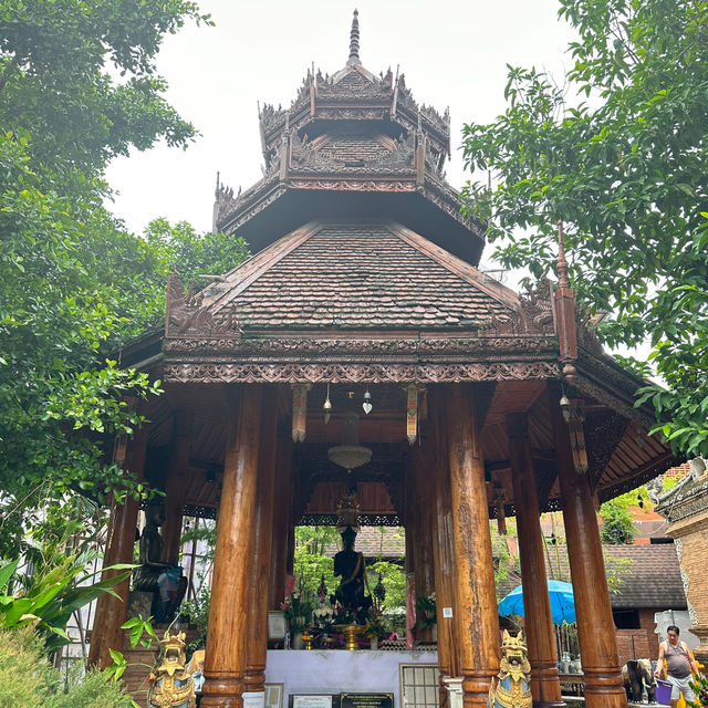 "ถ้าไม่รักจริง อย่าอธิษฐาน" ณ วัดโลกโมฬี📍