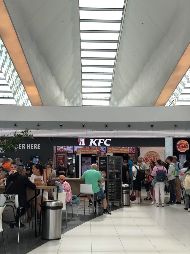 쾌적했던 부다페스트 공항 🛃