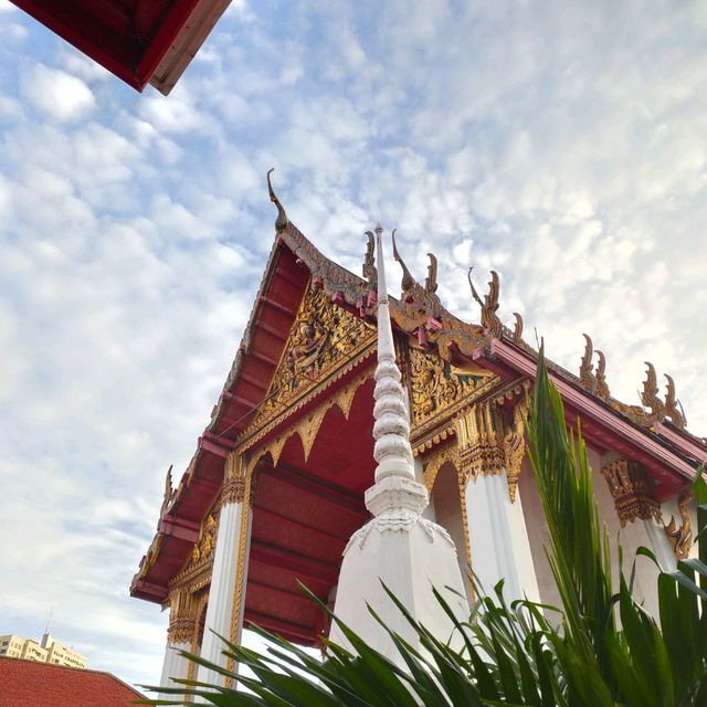 วัดปทุมคงคาราชวรวิหาร สัมพันธวงศ์