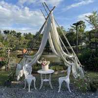 Fourbuta Cafe คาเฟ่วิวสวนสวย สายน้ำ และทุ่งนา
