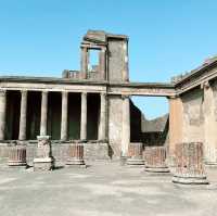 Ancient ruins @ Pompeii, Italy 🇮🇹