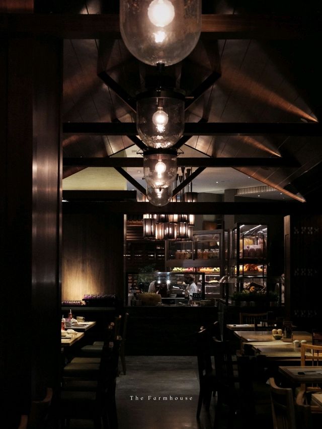 北角嘆住海景食自助餐