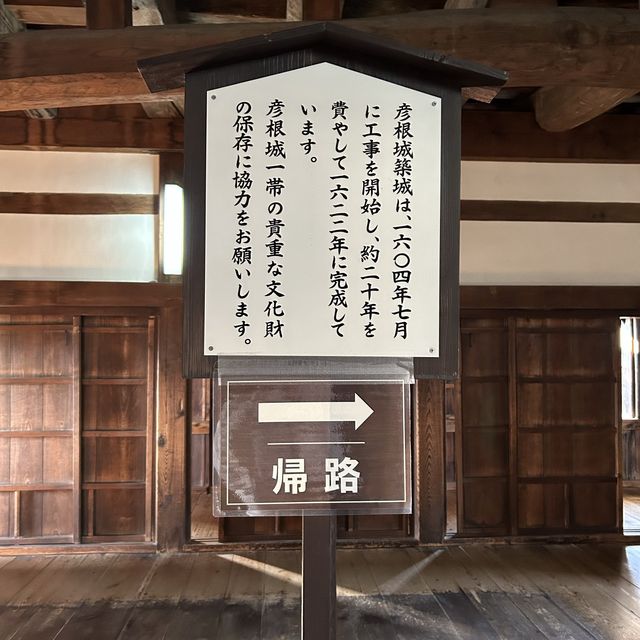 在古堡上鳥瞰古鎮