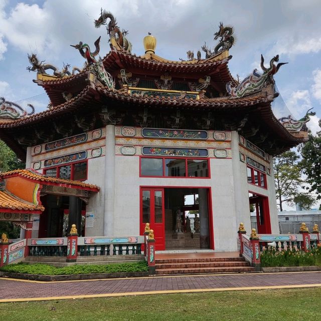 Kong Meng San Phor Kark See Monastery