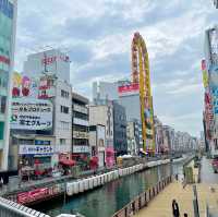 Dotonbori ป้ายไฟกูลิโกะ Osaka Japan