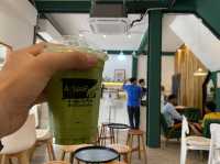 Aleaf คาเฟ่น่ารักข้างสถาบันน่าเลิฟ 🌿