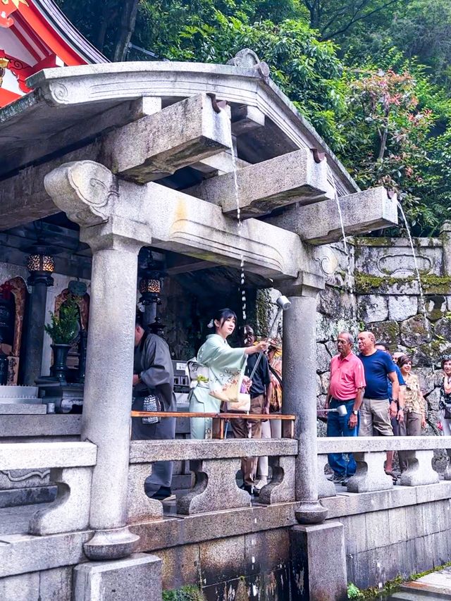 Visiting Kiyomizu Temple in Kimono