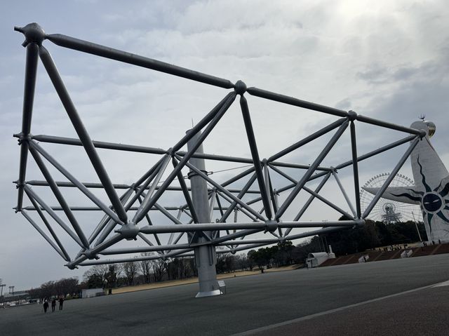 日本大阪｜萬博紀念公園中的巨塔