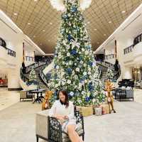 โรงแรมหรูย่านเพลินจิต ตกแต่งตรีมคริสมาสต์