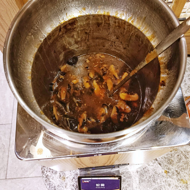 牛站冬日❄️特備羊腩煲🍲湯底、蛇羹🐍同埋糯米飯🍚