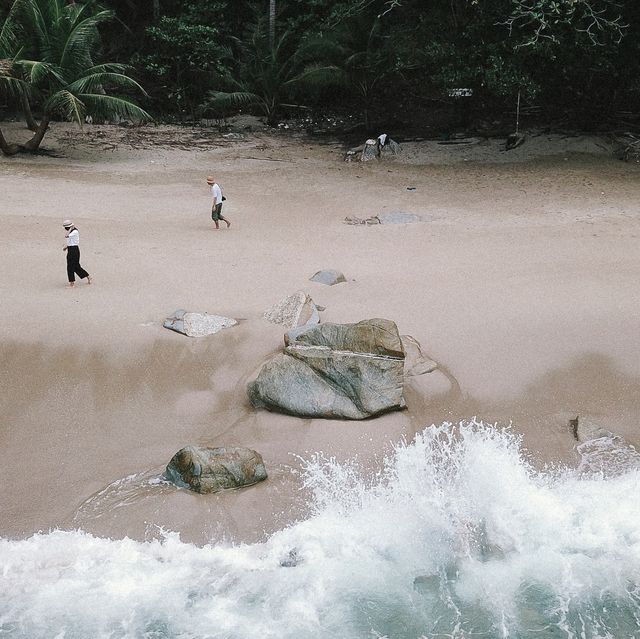 Banana Beach หาดลับ ที่ภูเก็ต