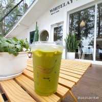 คาเฟ่วิวทะเล Whitelay Bay