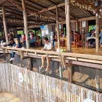 ก๋วยเตี๋ยวห้อยขา บ้านจ่าโบ่ 