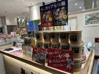 福岡・博多。博多駅で気軽にカウンターでカップもつ鍋が食べられる『YAMAYA BASE (マイング店)』