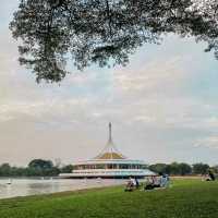 นั่งปิกนิก ปั่นเรือเป็ด ที่สวนหลวงร.9