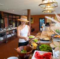 ที่พักใกล้สนามบินสุวรรณภูมิ ใส่ชุดไทยทำคอนเท้นต์ได้