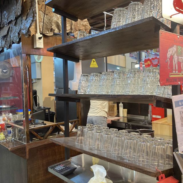 โกเตี๊ยม @ กาดหลวง ร้านกาแฟโบราณคิดถึงวันเก่า ๆ