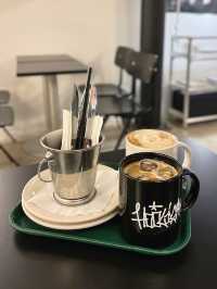 首爾弘大小巷內的時尚咖啡店-Hooligan Coffee
