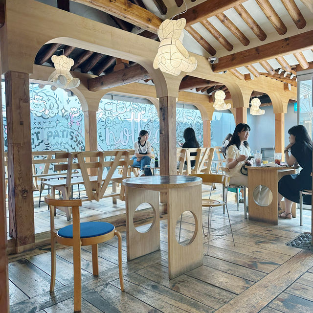 Sweet moments: Café Knotted @ Anguk Seoul 🇰🇷 | Trip.com Seoul
