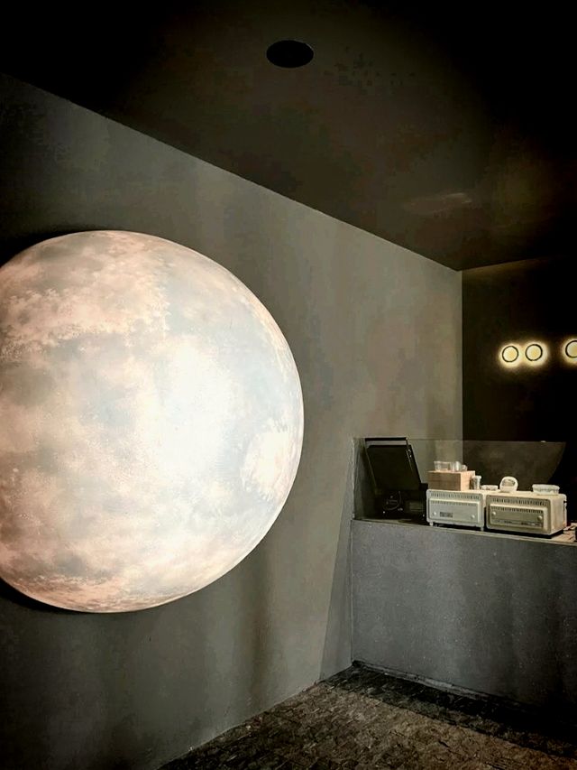 PLUTO🌑คาเฟ่ฟีลอวกาศ สีดำลึกลับ บนดาวพลูโต 