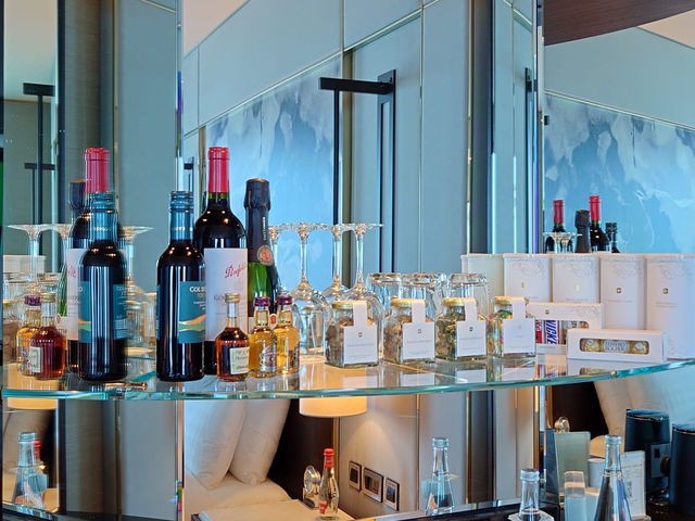 杜拜香格裡拉酒店：套房俯瞰哈里發塔，良好服務