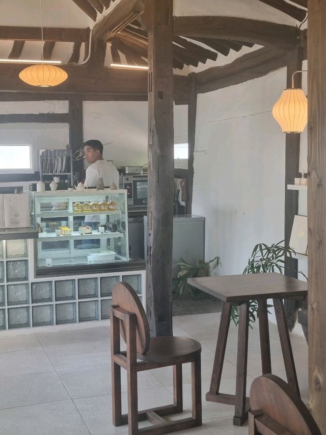 한옥 카페에서 즐가는 실내데이트