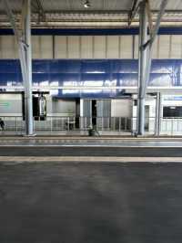นั่งรถไฟข้ามเมืองที่ประเทศอินโดนีเซีย 🇮🇩