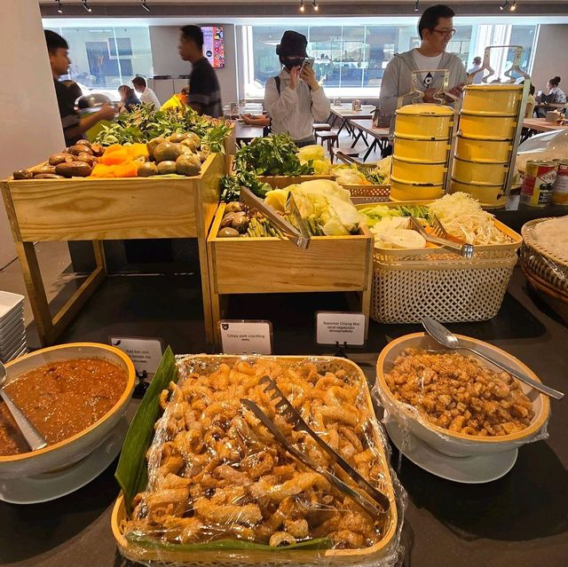 🥢🍽 บุฟเฟ่ต์ข้าวแกงโรงแรมหรู 99 บาท‼️