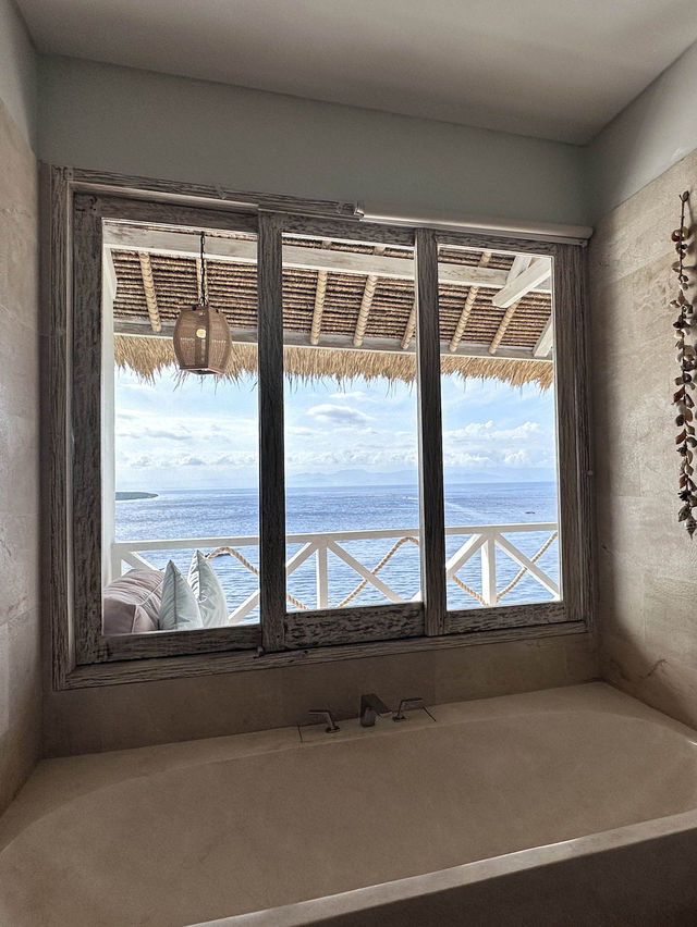 The most romantic resort to catch the Penida sunset 