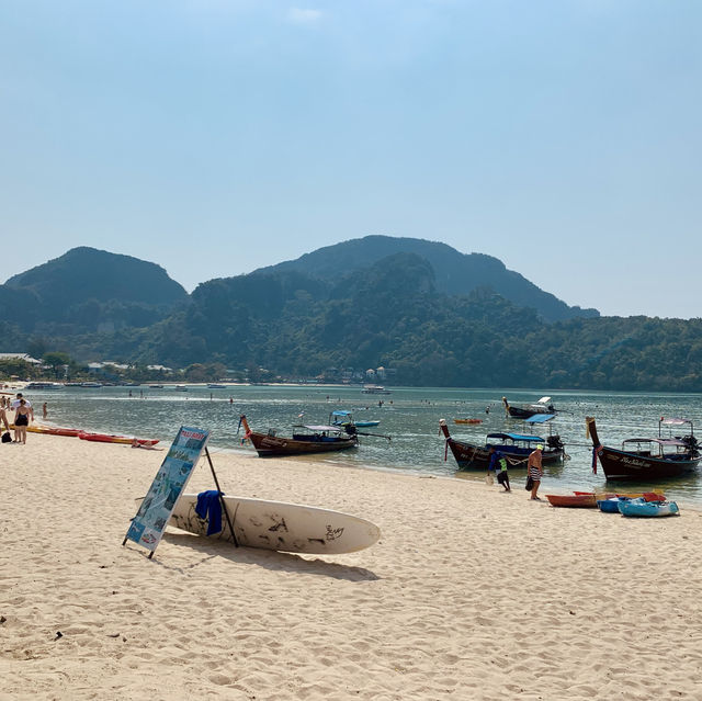 Phi Phi Island – Holiday Paradise with a Vibrant Nightlife