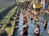 【ウブド】水の寺院！ティルタ ウンプル寺院で沐浴に挑戦！！
