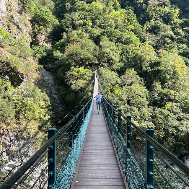 Conquer your fears and walk on the edge at Zhuilu Old Trail—where adventure meets breathtaking views
