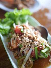 ทานอาหารชิลๆ ริมน้ำ
