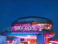 Sky pool ยามค่ำคืน 