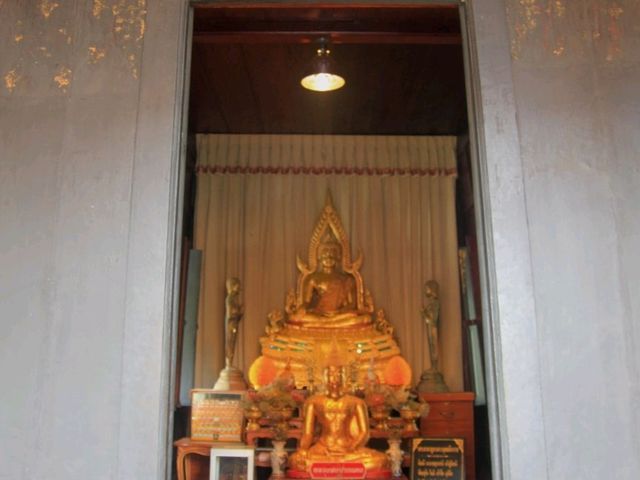 เที่ยววัดพลับศึกษาเรื่องราวพระเจ้าตากสิน