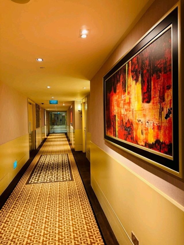 Travel hacks by using the hotel corridor painting