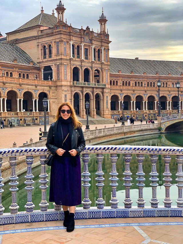 😍Beautiful Square in Seville💙🌟