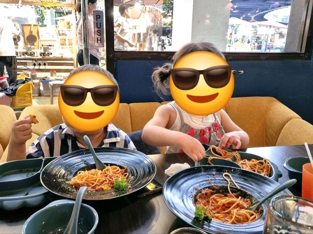 맥주를 부르는 쿠알라룸푸르의 후키두키