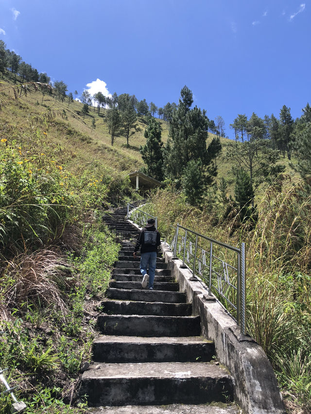 Stunning Hadabuan Naisogop Waterfall